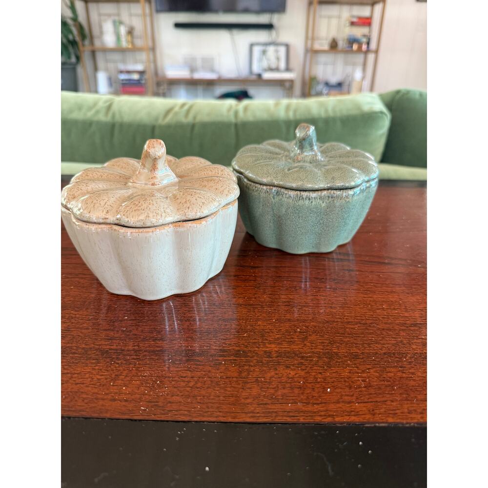 Pair of Speckle Glazed Ceramic Fall Pumpkin Covered Bowls, Tan‎ & Green